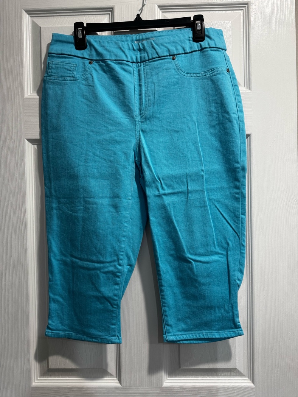 Chico's Bright Aqua Stretch Capri Pants